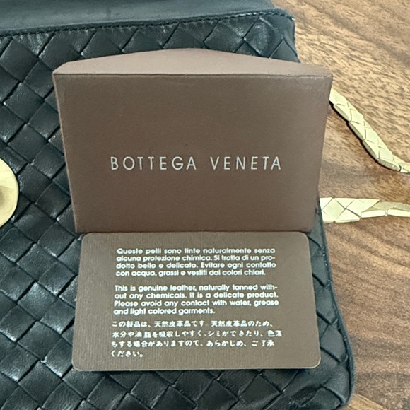 Bottega Veneta Vintage Nappa Intrecciato Shoulder Bag - Picture 5 of 10